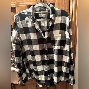 Universal Thread flannel, size M